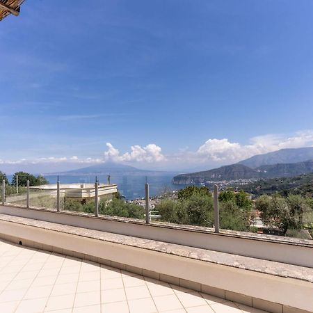 Villa Milena Modern Elegance Views And Guest Services Сорренто Экстерьер фото