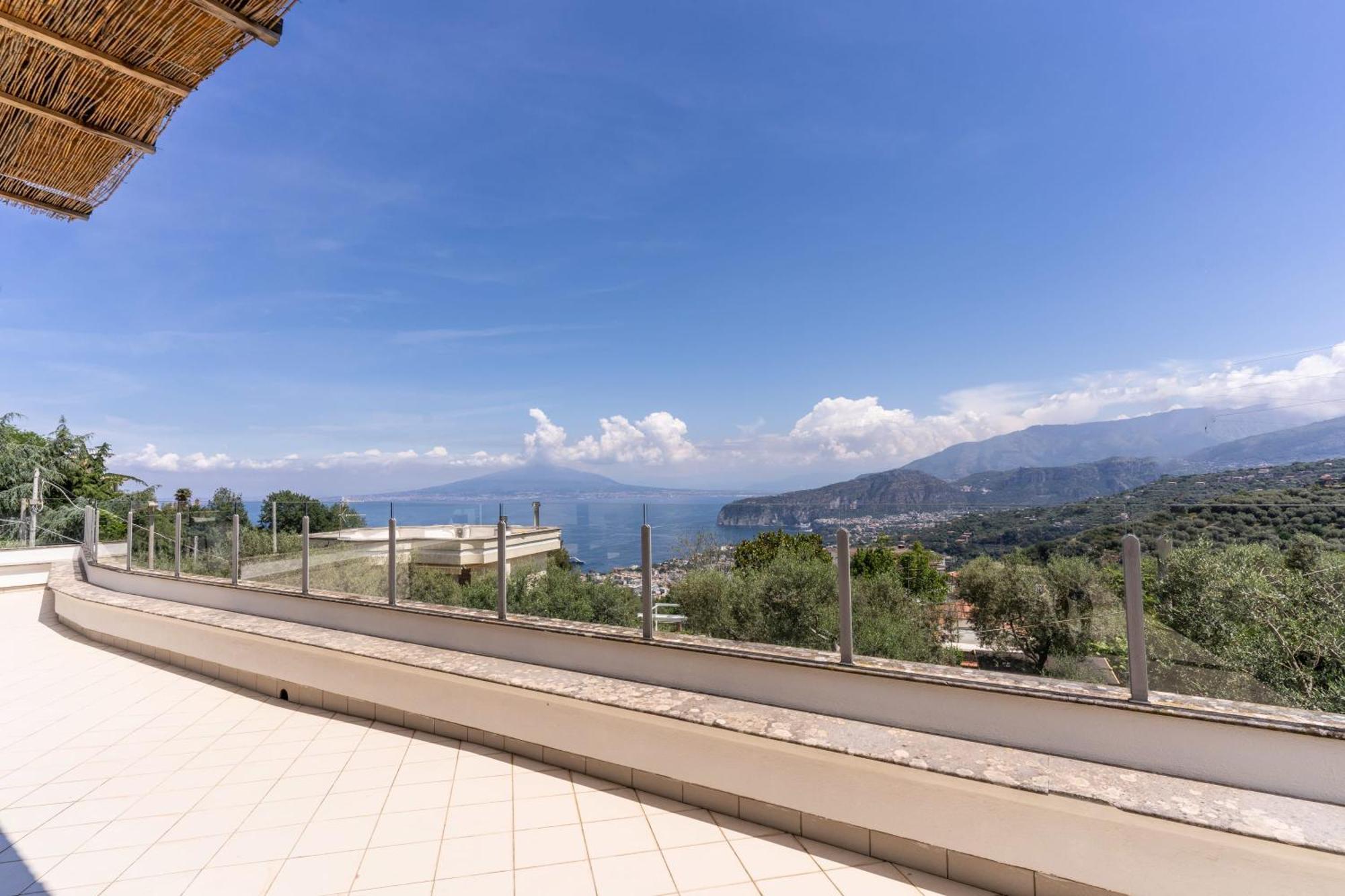 Villa Milena Modern Elegance Views And Guest Services Сорренто Экстерьер фото