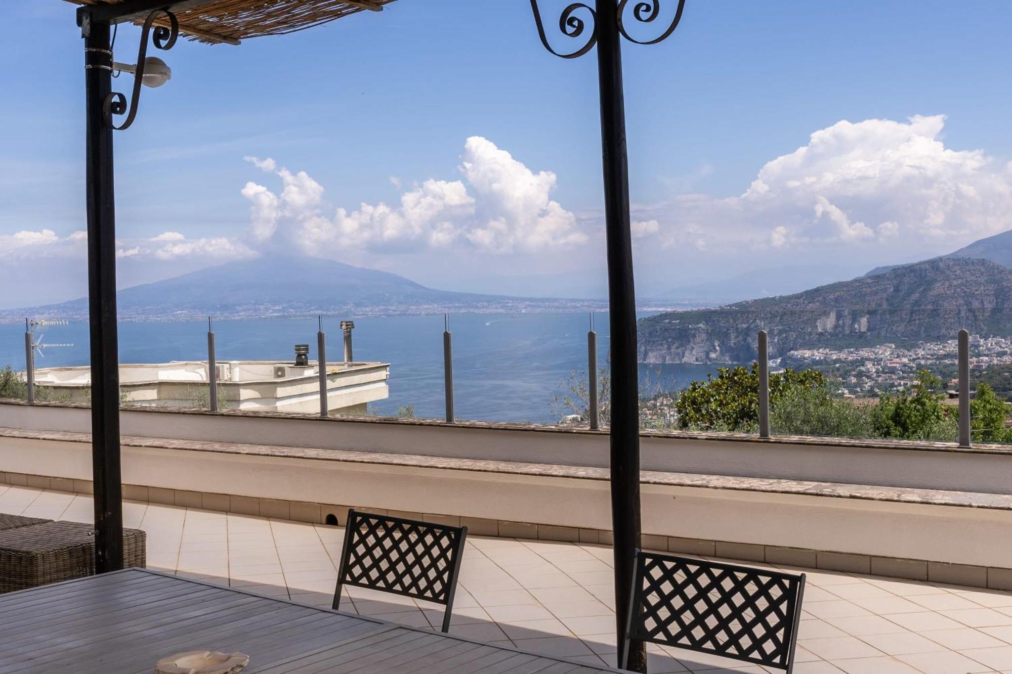 Villa Milena Modern Elegance Views And Guest Services Сорренто Экстерьер фото